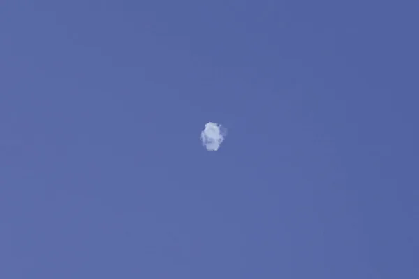 Abu Dabi'de Şiddetli Patlamalar: 2 Yaralı, Drone İddiası