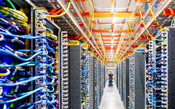 Meta, çalışanları için CEO Mark Zuckerberg'in dijital klonunu geliştiriyor.