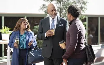 Scrubs" Revival: The Comedy-Medicine Mix Returns.