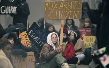 Scrubs" Revival: The Comedy-Medicine Mix Returns.