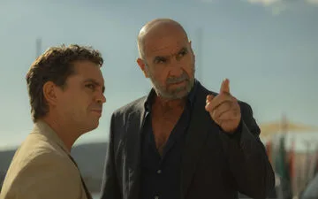 Scrubs" Revival: The Comedy-Medicine Mix Returns.