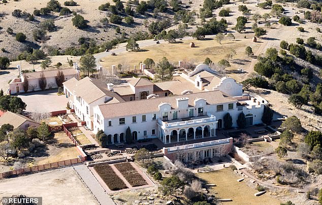 New Mexico'daki Zorro Çiftliği'nde Epstein ile bağlantılı şok iddialar ortaya çıktı.