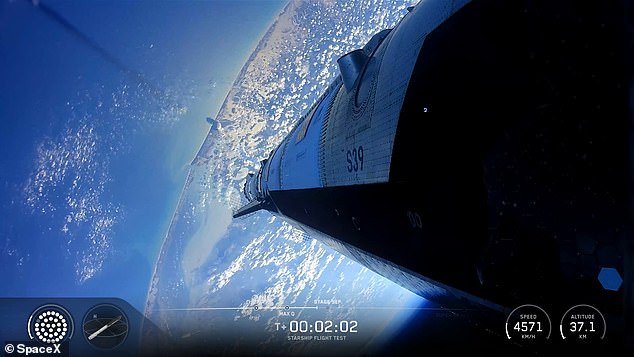 SpaceX Starship 12 kontrollü olarak Hint Okyanusu'na düştü.