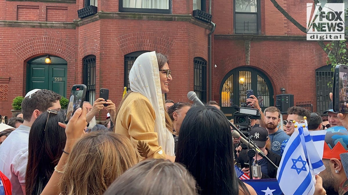 Demonstrators Rally Against Council Member Mamdani Over Antisemitism Concerns