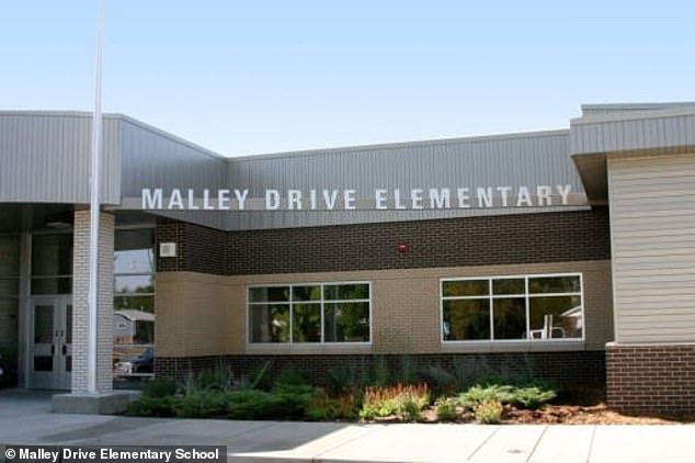 Denver'da lezbiyen öğretmenin işten çıkarılması ve yeni görev teklifi
