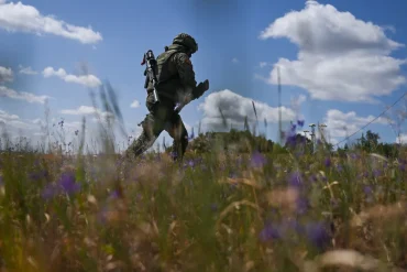 Rus yanlısı editör, kahramanca savaşçıyı onurlandırıyor: 'Kahraman Rusya'ya Atandı'