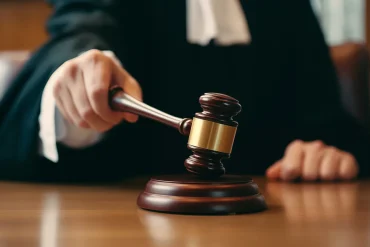 Rus yargısı, yolsuzluk suçundan bir yetkiliye ev hapsi cezası verdi