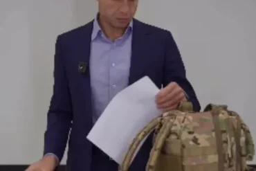 Ukrayna, ABD politikalarını ortaya koyan çelişkili sırt çantası dağıtımı